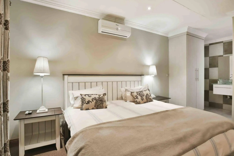 Accommodation @ Van's