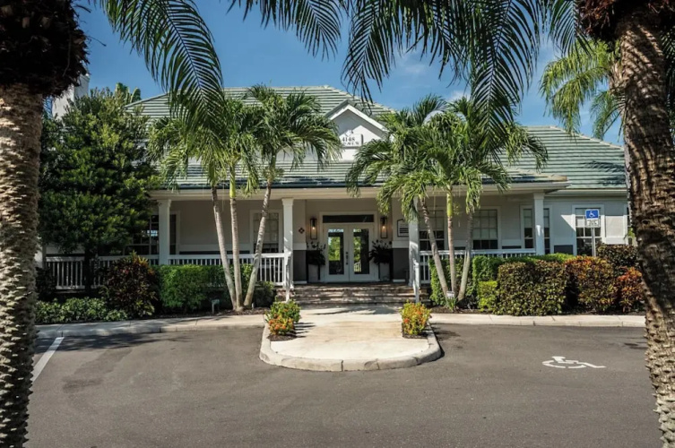 Bradenton Apartments by Landing