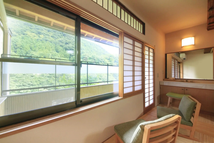 MICASA (Minakami Hot Spring Ryokan)