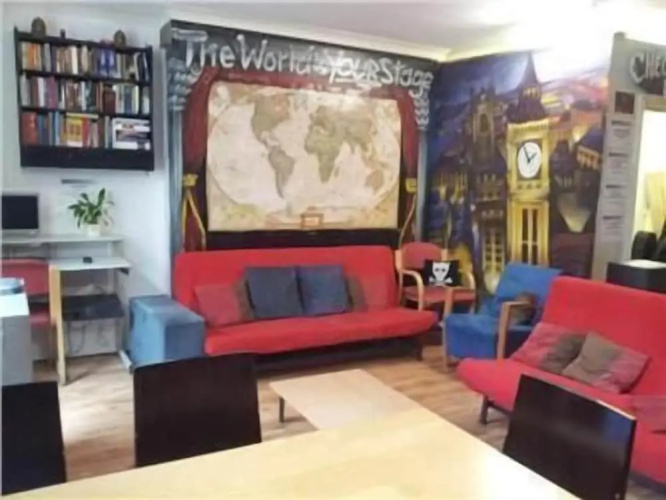 Central Hotel - Hostel