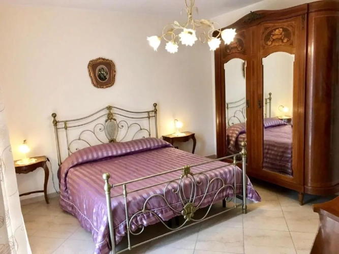 6 Bedrooms Cottage