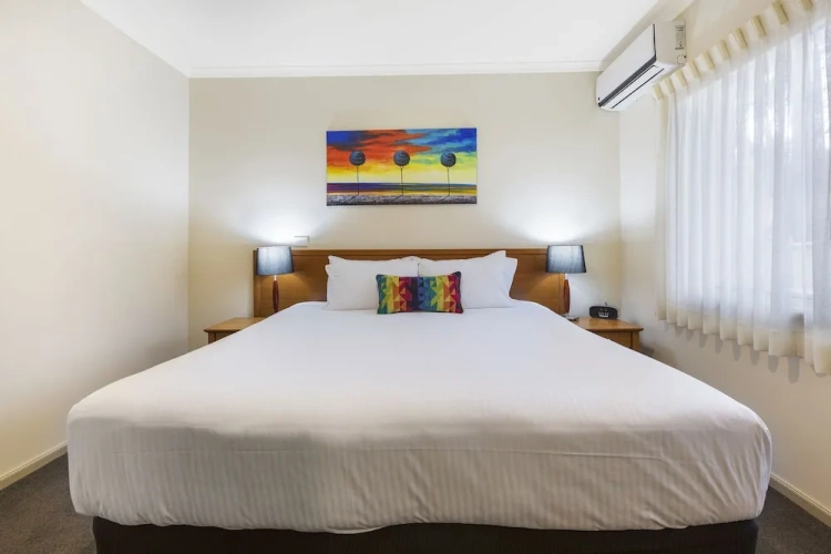 3 Bedrooms Sextuple Apartment with balcony