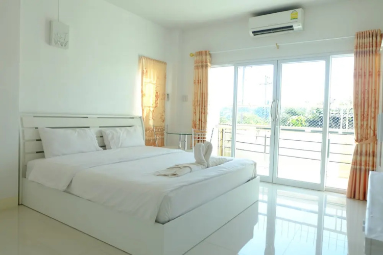 R J House Resort
