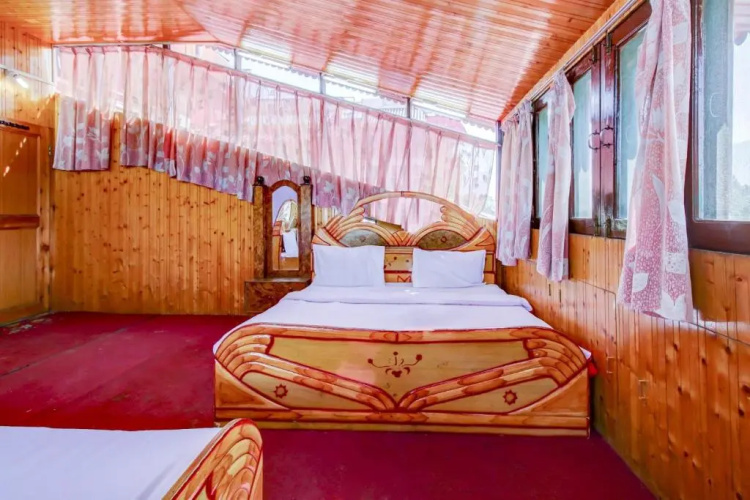 OYO 80500 Hotel Hijraan