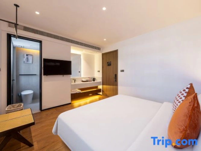 Standard Double room with city view