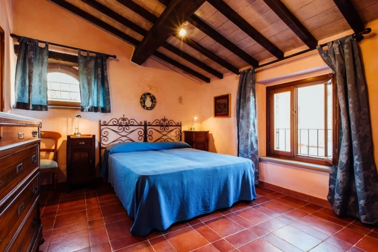 2 Bedrooms Apartment with land view
