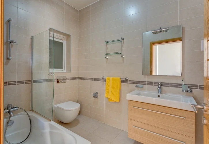 1 Bedroom Apartment with balcony