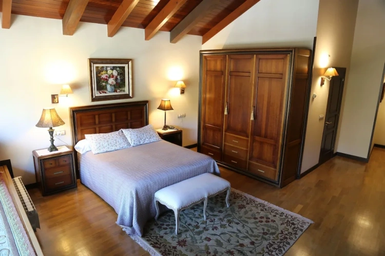 Deluxe Studio
