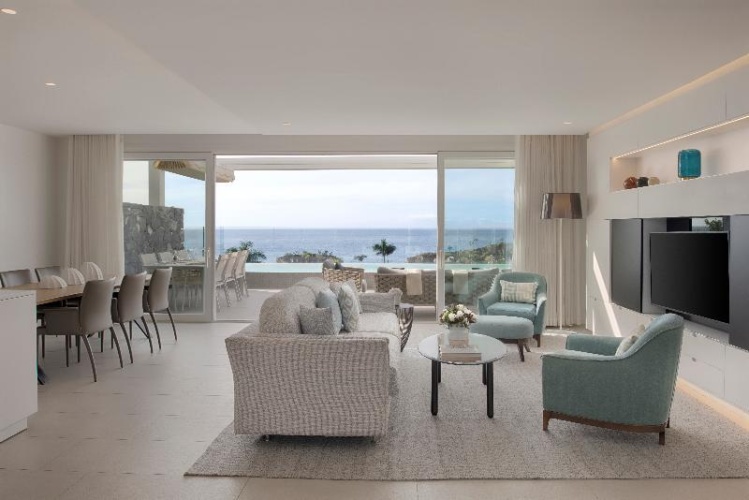 2 Bedrooms Villa with balcony