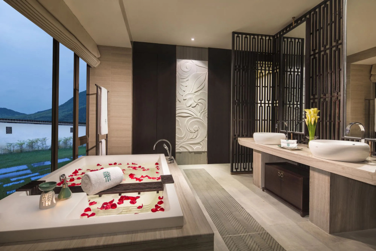 Banyan Tree Huangshan