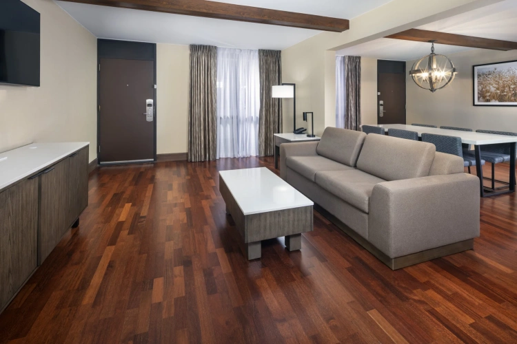 2 Bedrooms Double Suite