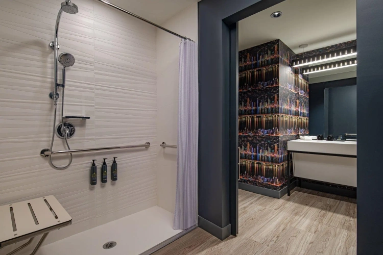 Standard Double room with city view