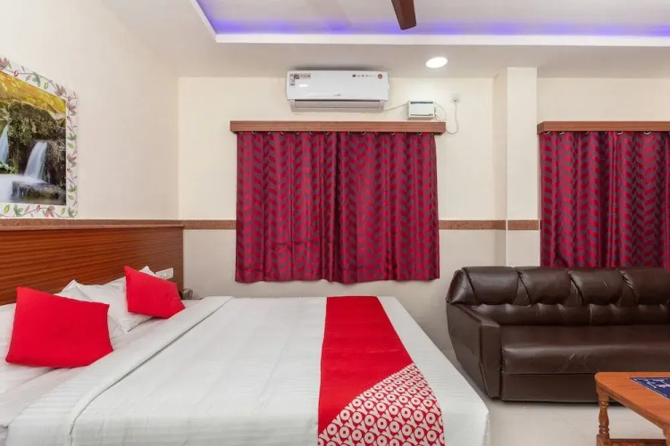 Kumaran Millennium Residency by OYO Rooms
