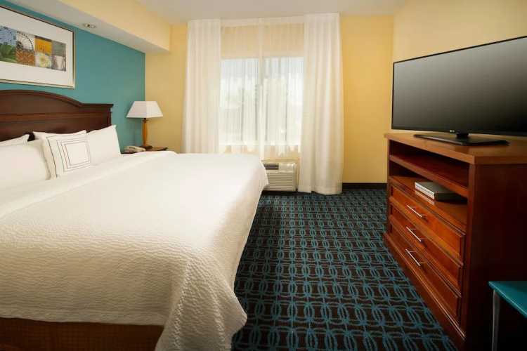 Fairfield Inn & Suites Marshall