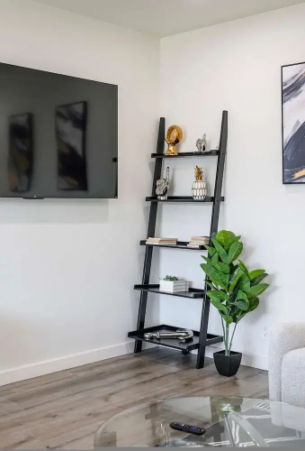 Foothills Oasis w Private Balcony Free Parking 3