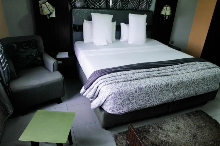 Crownedge Hotel