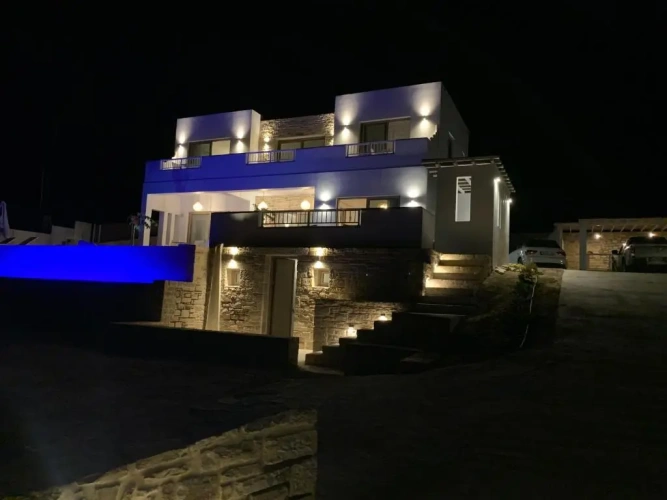 3 Bedrooms Villa