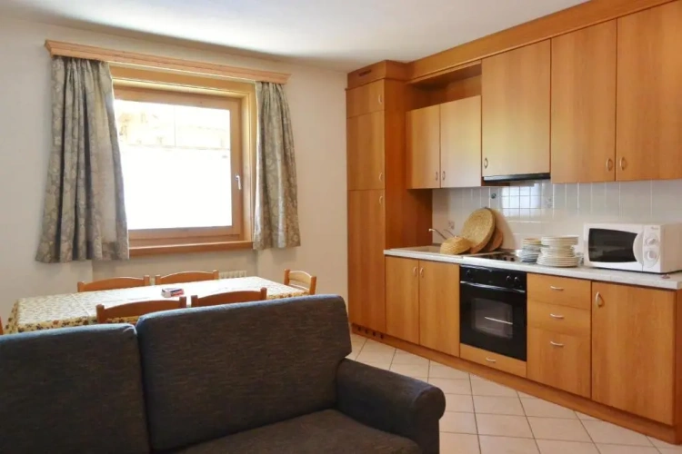 3 Bedrooms Apartment