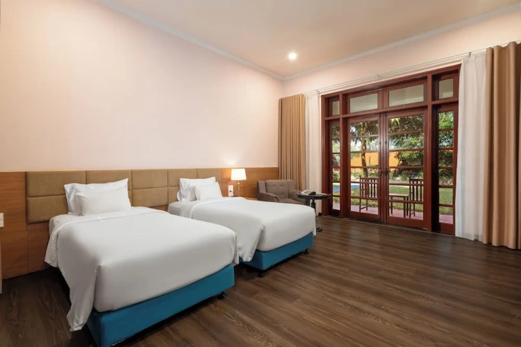 Standard Twin room with balcony
