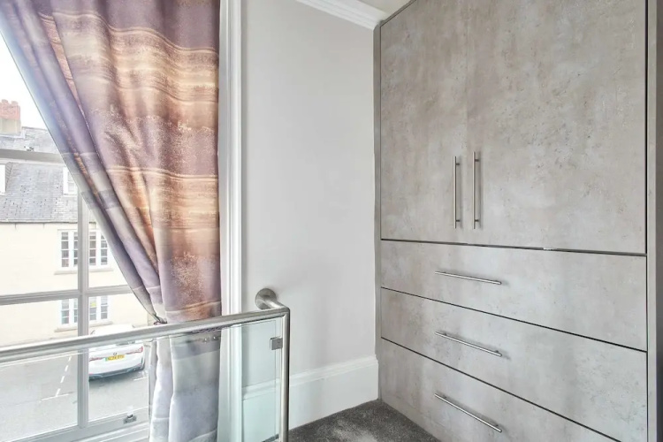 Host Stay Mayford Studio