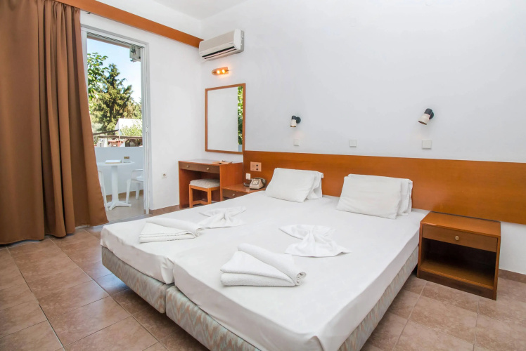 Achousa Hotel