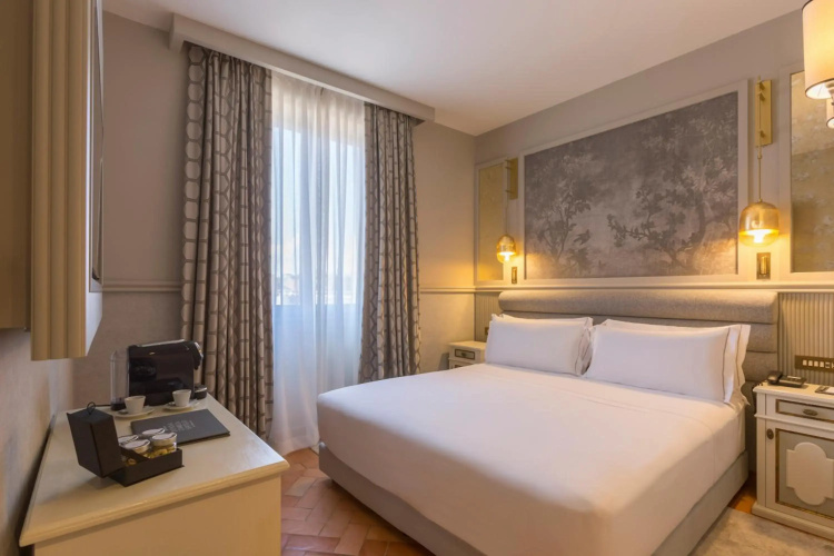 Hotel Adagio, Autograph Collection