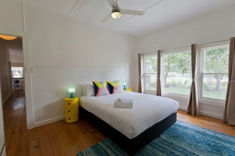 3 Bedrooms Sextuple Cottage