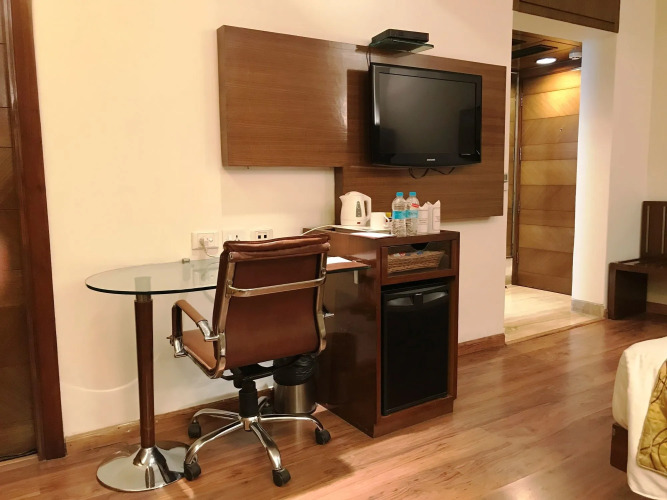 Indus Biznotel Over view