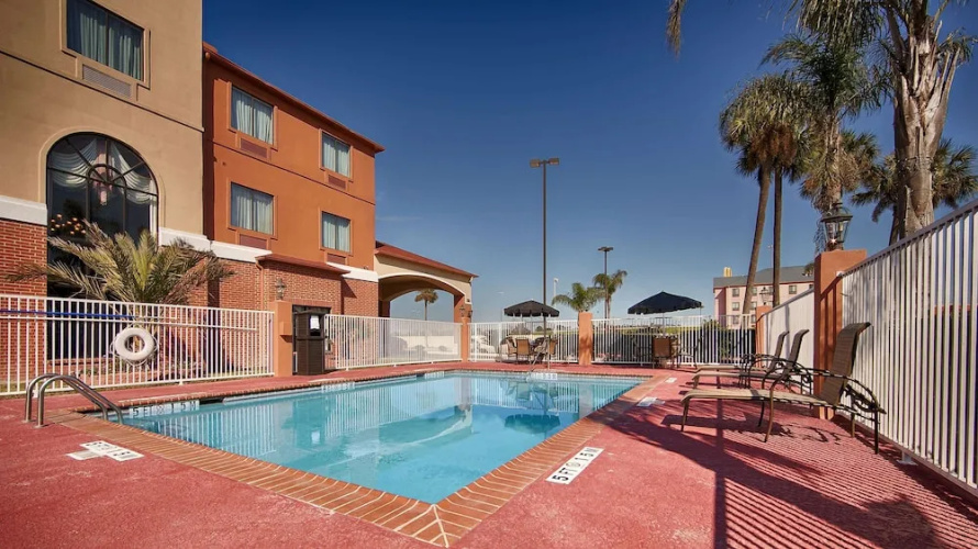 Sleep Inn & Suites
