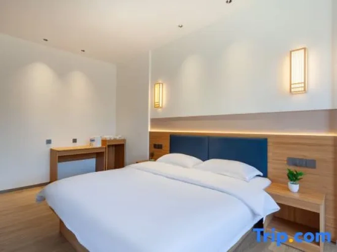 Premier Quadruple Suite