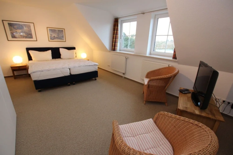 3 Bedrooms Comfort Cottage