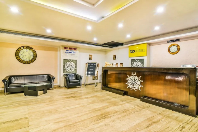 FabHotel Alpine Tree