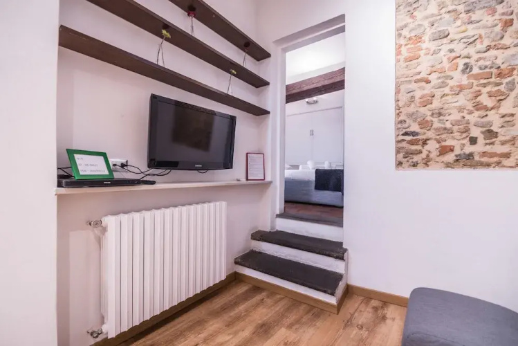 Stunning 2BD Apt 7min Walk to Duomo