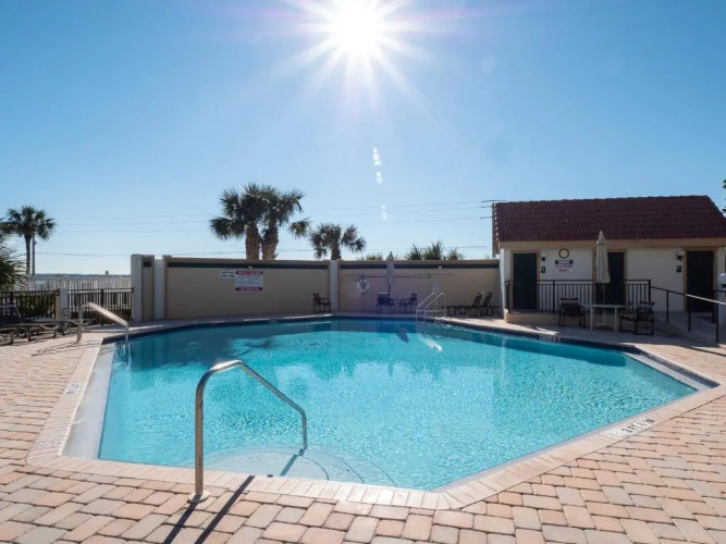 Windjammer 210, 2 Bedrooms, Sleeps 6, Ocean Front, Pool, Elevator
