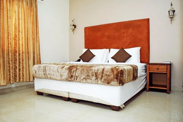 Big five hotel