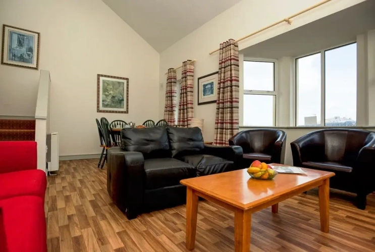 2 Bedrooms Cottage beachfront