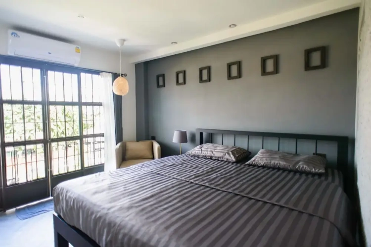 Standard Double room with city view