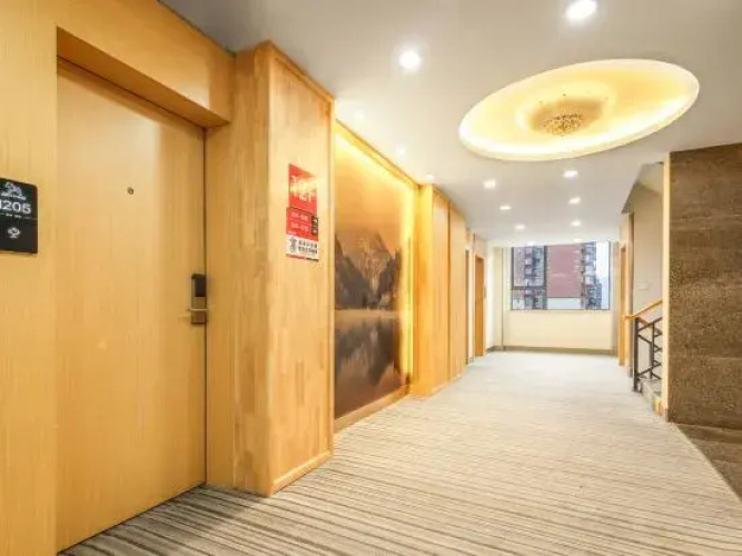 Junyi Select Hotel (Mixc Mall Guilin Railway Station Branch)