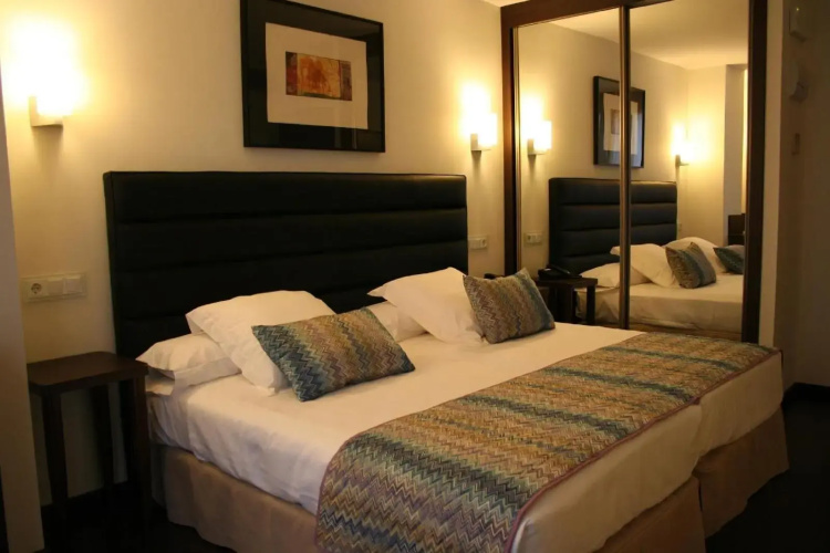 Hotel Villa Rosario II, Edificio Moderno
