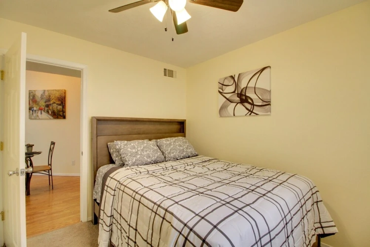 3 Bedrooms Apartment
