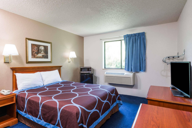 Rodeway Inn Delmont