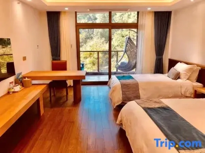 Quintuple Family Suite
