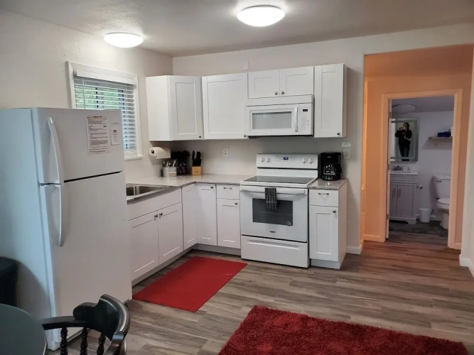 2 Bedrooms Suite with lake view