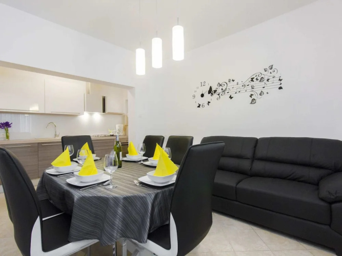 Exquisite Villa with Private Hot Tub in Grebaštica