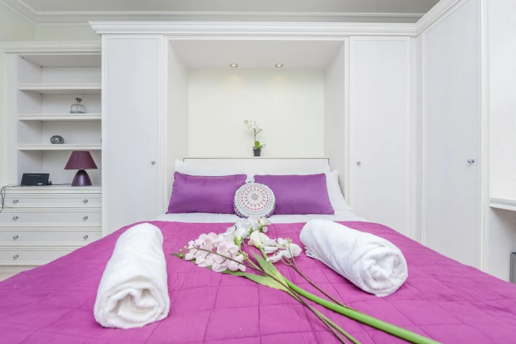 945 - Point west - Studio Apartment