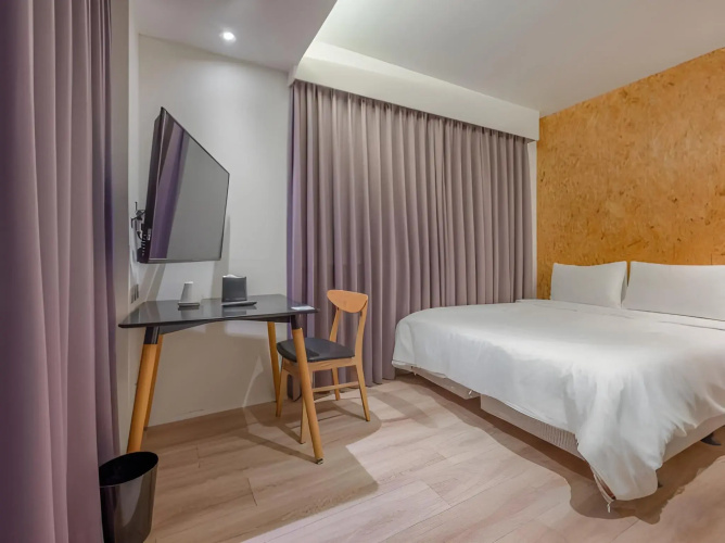 Light Hostel