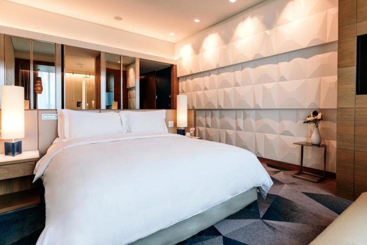 Superior Double room with city view