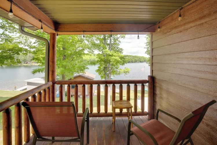 Lakefront Cottage in Iron River: 3 Mi to Skiing!