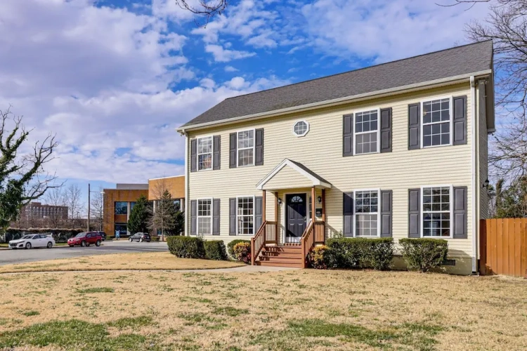 4 Bedrooms Cottage