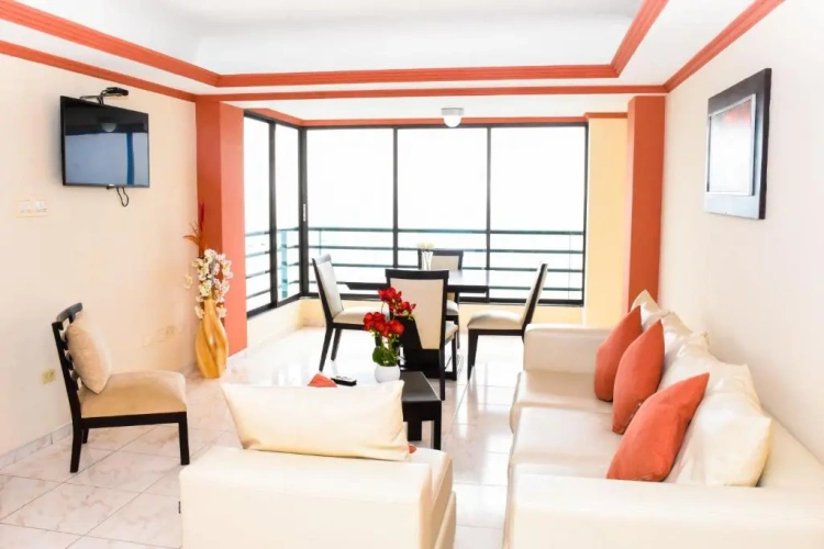 2 Bedrooms Apartment with sea view